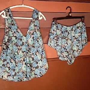 Like New Sexy Cinema Etoile 2X Beautiful Gorgeous Blue Floral Night Set
